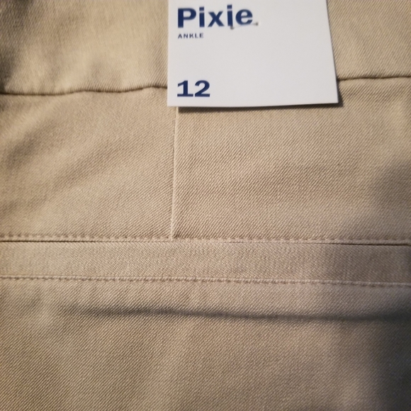 Old Navy. Stretch ankle length beige pants. 12 - Picture 2 of 7